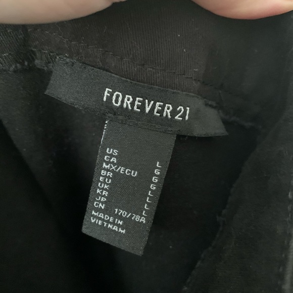 🔥30%OFF🔥EUC FOREVER21 BLACK BUTTON SKIRT L - Picture 4 of 6